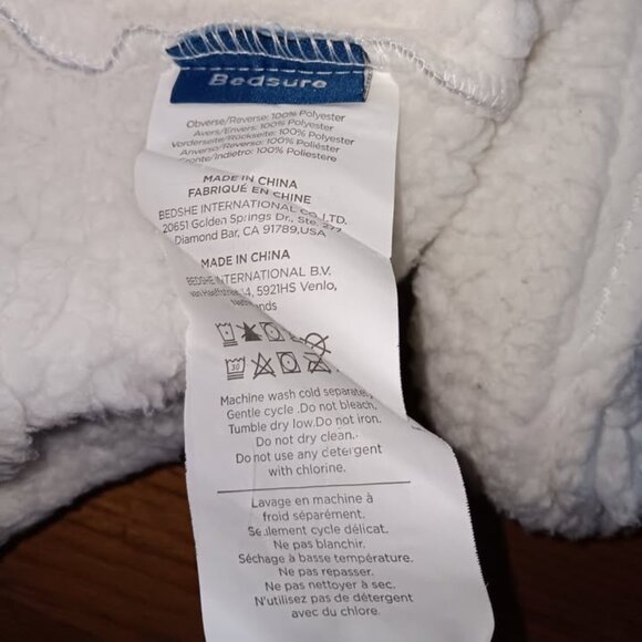 Bedsure Wearable Hooded Blanket Grey Sherpa Lined Cozy Snuggle Lounge - Picture 5 of 5